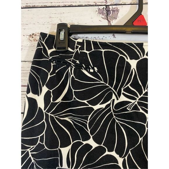 Talbots Cotton Spandex Pencil Skirt with side slit in Black and White Size 8P - Picture 4 of 7